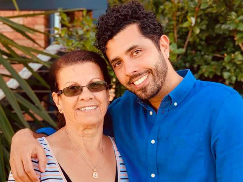 Con una emotiva carta, madre se arrepiente de no haber aceptado a su hijo gay