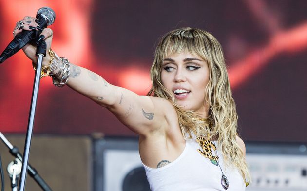 «Dejé la iglesia porque no aceptaban a mis amigos gays» Miley Cyrus