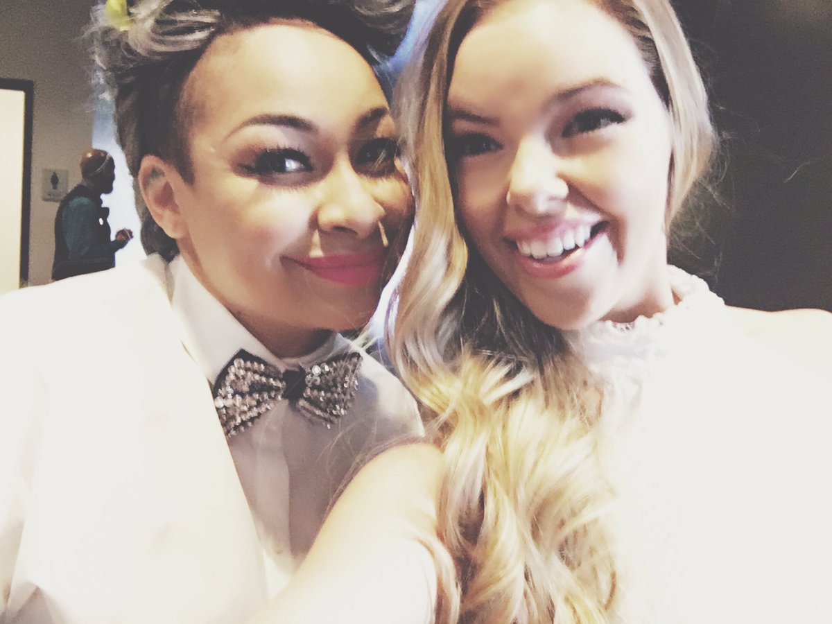 «Me casé con una mujer que me entiende»; Raven-Symoné presume su boda en redes sociales