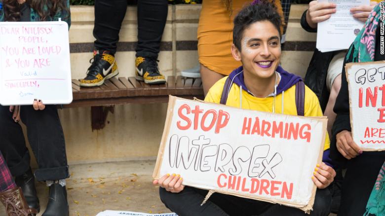 Hospital se disculpa por cirugías a infantes intersex