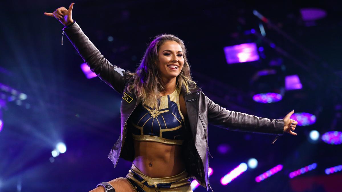 Luchadora de la WWE, Tegan Nox sale del clóset en Instagram