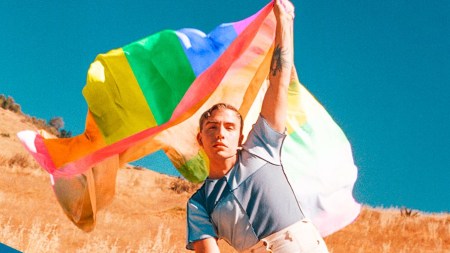 Cantante queer mexicano lanza canción «No Putx», respuesta a Molotov