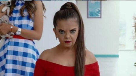 La invitaron a un antro LGBT sin saber que ELLA ERA HOMOFÓBICA