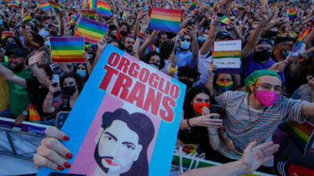 Papa Francisco se reúne con personas trans en Roma