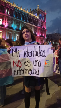 ¿Quieres salir del closet? Acá un guía y linea de apoyo