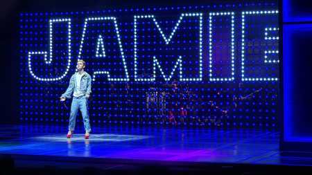 El musical Drag «Todo el mundo habla de Jamie» llega a 100 funciones